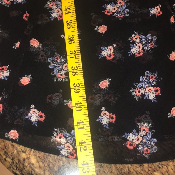 Torrid Black Floral Sheer Button Down Tunic Sz 4X - Picture 15 of 16